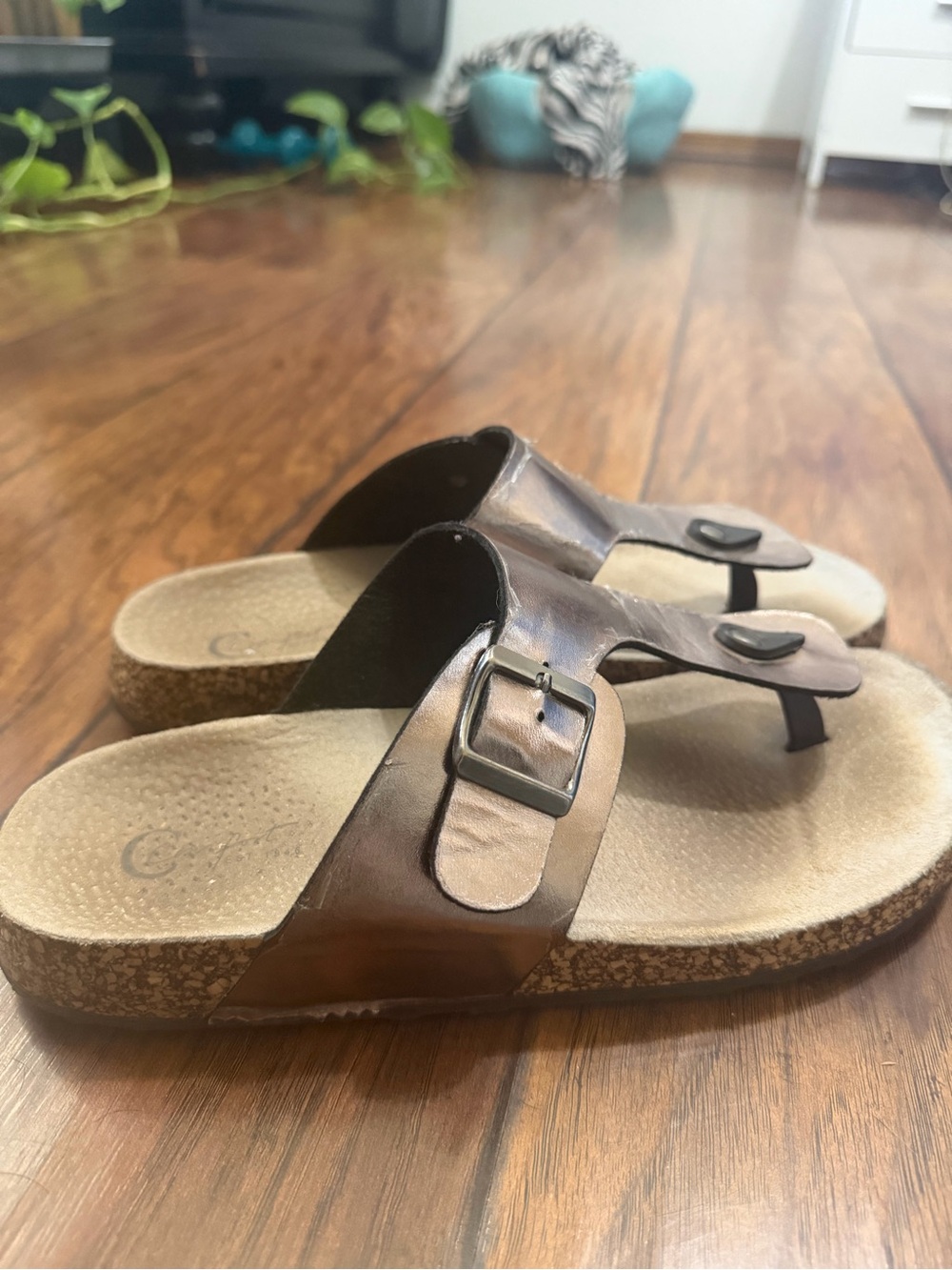 Comfort est 1946 Sandals Women’s size 9
